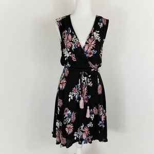 Lulus Midnight Flower black floral wrap dress M